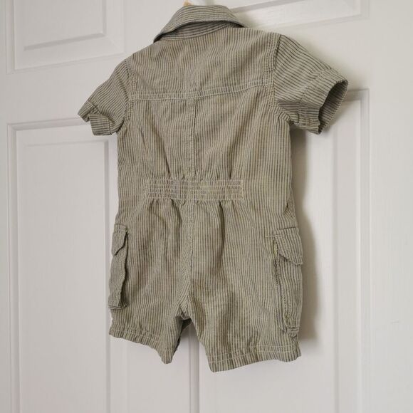 3/$15 Mexx jumpsuit size 0-3 m - Picture 5 of 5